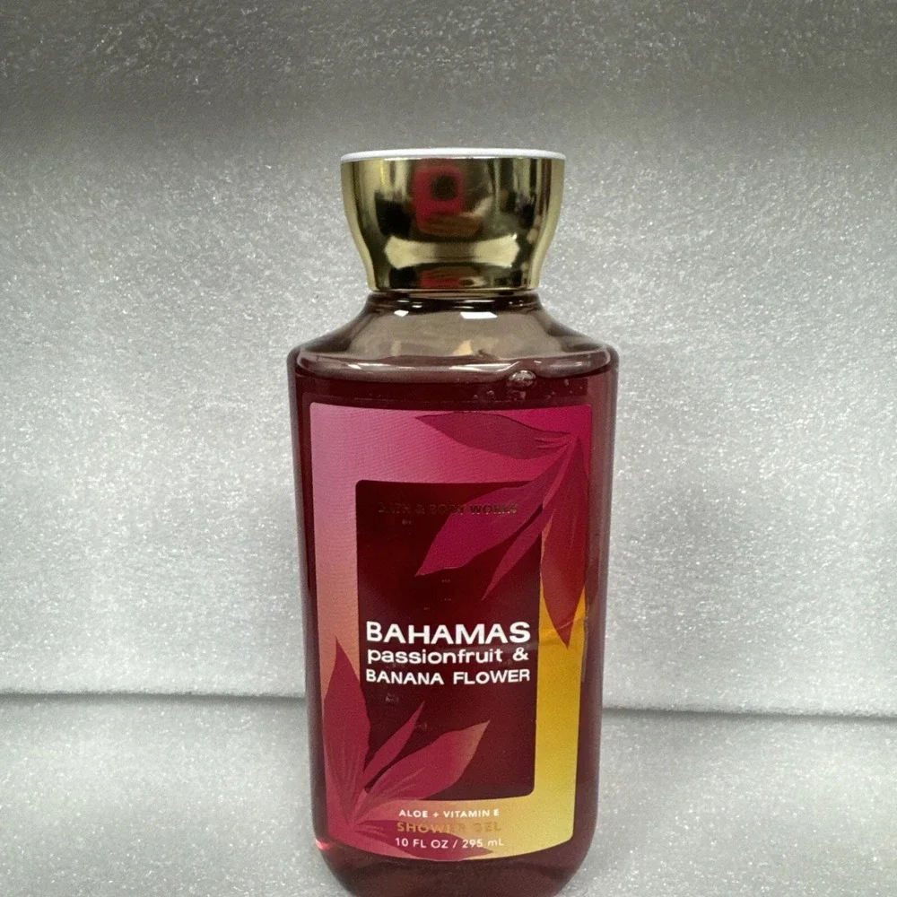 Bath Body Works - BAHAMAS PASSIONFRUIT BANANA FLOWER Shower Gel‎